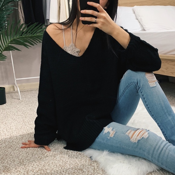 felicias Sweaters - 🆕 Amelia - Black High-Low Sweater